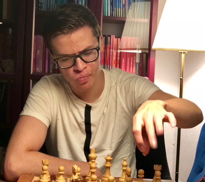 Hilmir Freyr í þungum þönkum