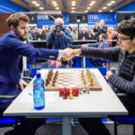 Carlsen vann Firouzja – hálfum vinningi á eftir Caruana
