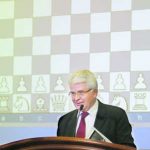 Sífelld endurskoðun – engin niðurstaða
