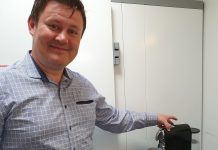 Keppendur þurftu að koma sjálfir með eigin veitingar. Björn Þorfinnsson tók það alla leið og mætti með kaffivél.