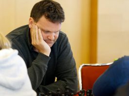 Helgi hársbreidd frá sigri á atskákmóti á Benidorm