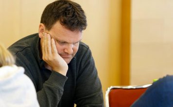 Helgi hársbreidd frá sigri á atskákmóti á Benidorm