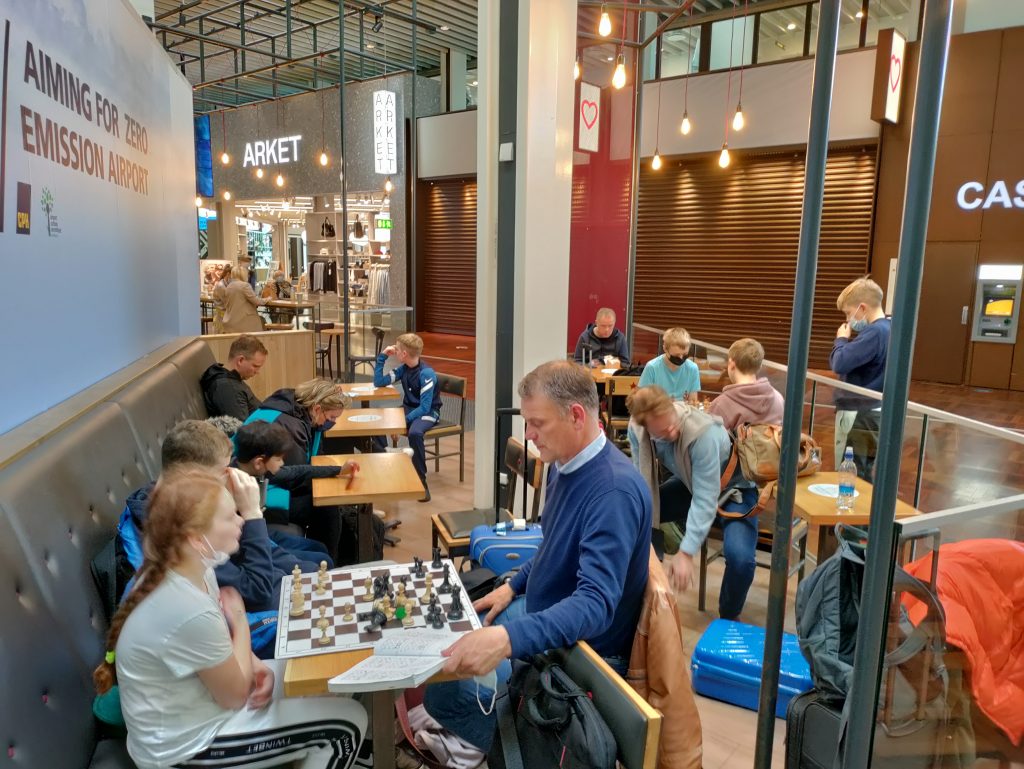 Hópurinn millilenti í Kaupmannahöfn og nýtti biðina til stúderinga.