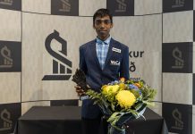 Praggnanandhaa og myndir frá verðlaunaafhendingunni