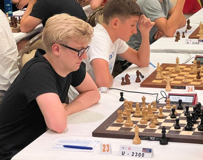 Gauti að tafli í Zagreb. Mynd: Skák.is/Alojzije Jankovic