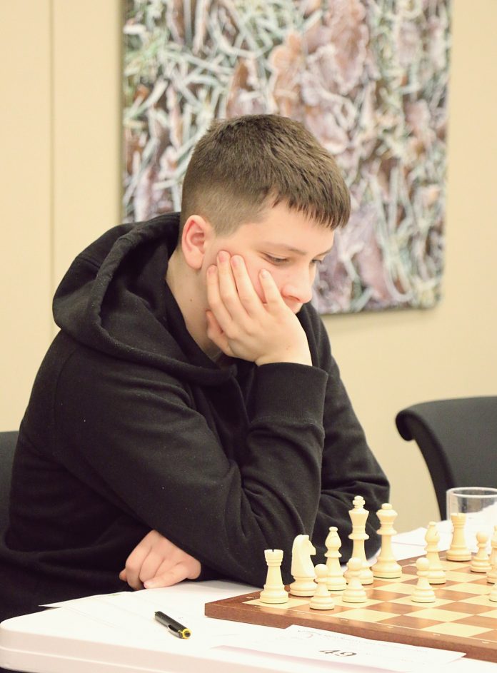 Adam að tafli í Kragerö