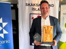 Helgi í banastuði með fullt hús á Benidorm!