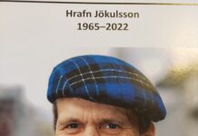 Vinaskákfélagið með fyrstu styrkúthlutunina úr Minningarsjóði Hrafns Jökulssonar.