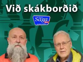 Björgvin og Halldór Grétar ræða skákstyrki, ferðakostnað og forgangsröðun við skákborð Kristjáns Arnar