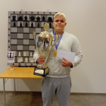 Vignir byrjaði á sigri á Hastings