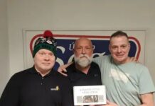 Don Róbertó og Gunnar Freyr láta gamminn geysa við skákborð Kristjáns Arnar